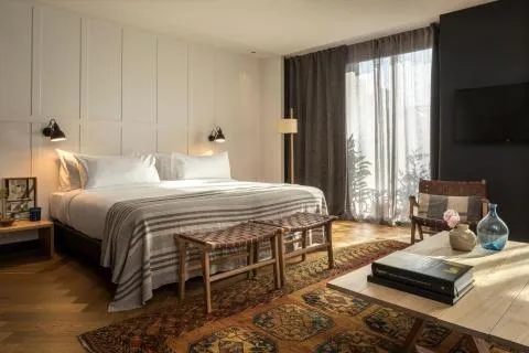 Hotel Casa Sagnier en Barcelona recibe elogios por su lujo discreto y servicio excepcional