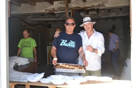 Cubillo recupera la tradición de la 'limosna' de huevos y torreznos en San Roque