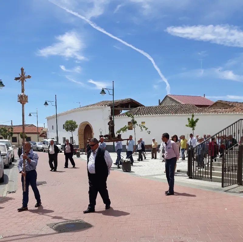 Villaralbo celebra San Isidro Labrador con una procesión de agricultores