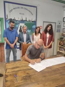 Écija inicia la sustitución de cubiertas del CEIP Miguel de Cervantes con ayudas autonómicas