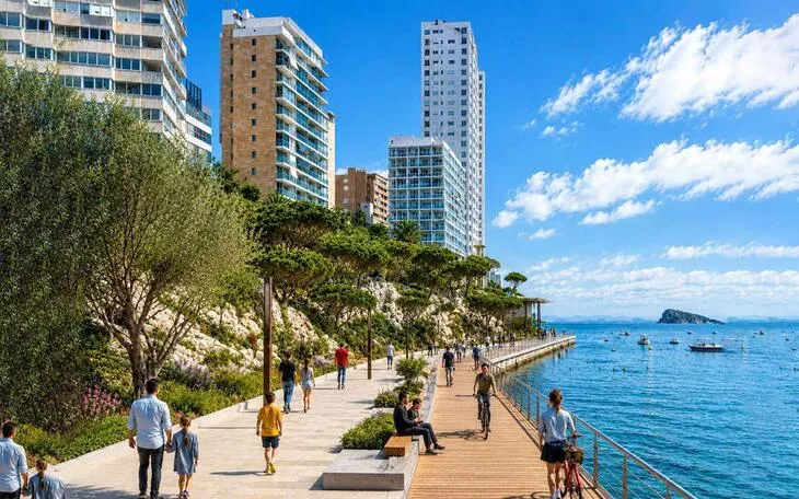 La Generalitat impulsa un concurso internacional para culminar los paseos marítimos de Benidorm con 50 millones de inversión