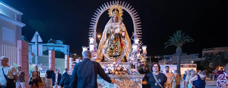 Adeje celebra la procesión de la imagen de Nuestra Señora del Carmen y San José