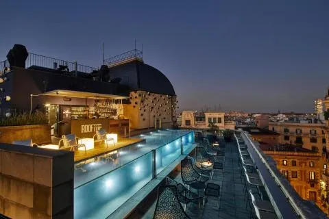 El hotel Ohla Barcelona recibe elogios por su servicio y ubicación privilegiada