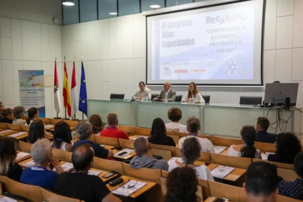 Morcillo destaca la importancia de cuidar la salud mental de los niños con altas capacidades