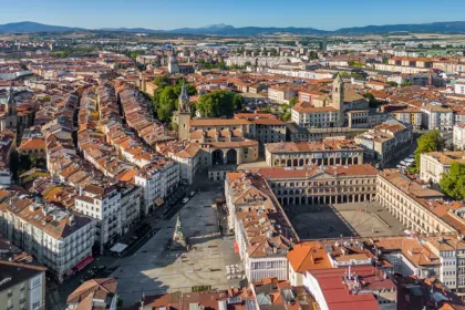 Vitoria-Gasteiz permitirá convertir mil locales en viviendas habituales con nueva ordenanza