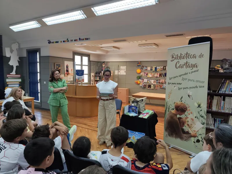 La Biblioteca de Cartaya fomenta la lectura infantil con 'El Mulito Peregrino'