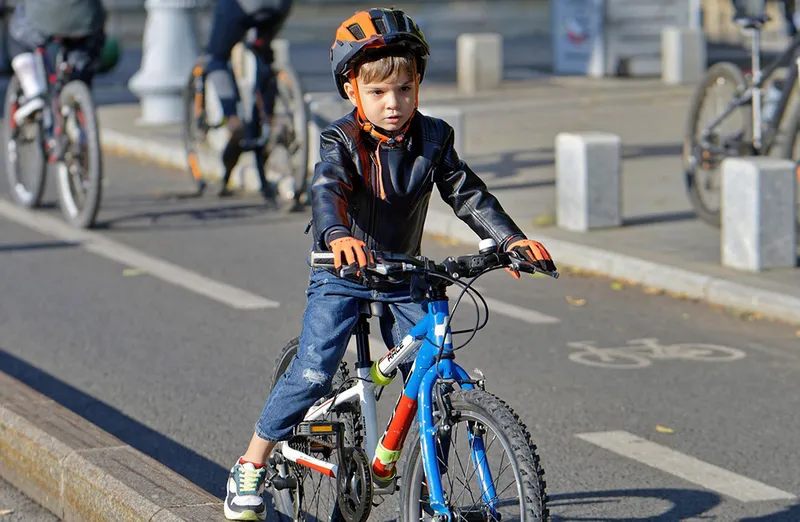 El examen de ciclista se renueva con una plataforma online y contenidos en italiano y húngaro