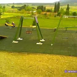 Fuentestrún estrena parque infantil con juegos para todas las edades