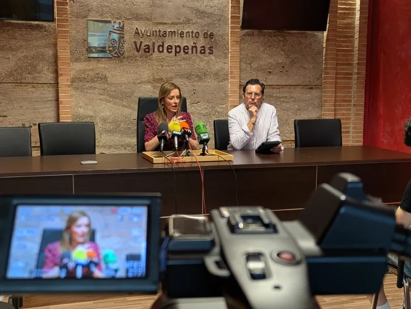Juan Antonio Marín gana el XLV Premio Internacional de Poesía 'Juan Alcaide'