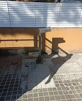 Castelldefels instala cinco nuevas fuentes para personas y mascotas