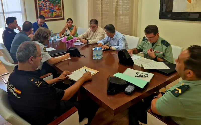 Villena coordina el dispositivo de seguridad para sus festivales y Fiestas de Moros y Cristianos