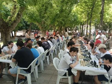 Daniel Revuelta gana el Torneo de Ajedrez 'Villa de Cuéllar' con récord de participación