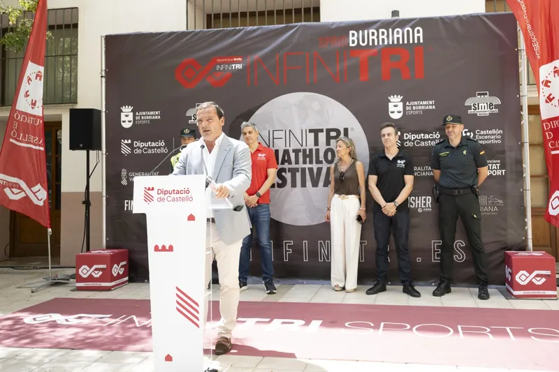 El Infinitri Burriana Triathlon Festival proyecta el potencial paisajístico de Castellón