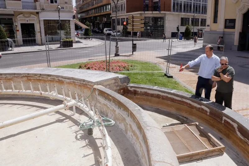 Valladolid inicia la reparación de la fuente ornamental de Plaza Madrid