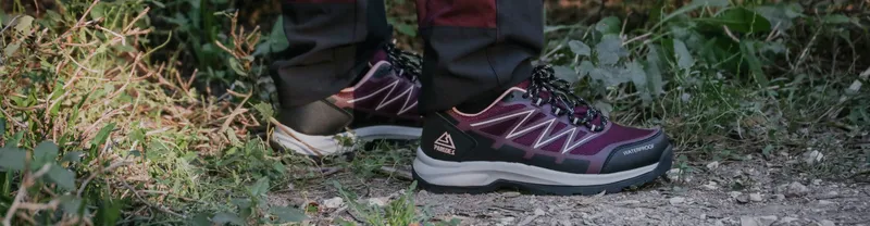 Paredes lanza su nueva colección de calzado de trekking para mujer con descuentos