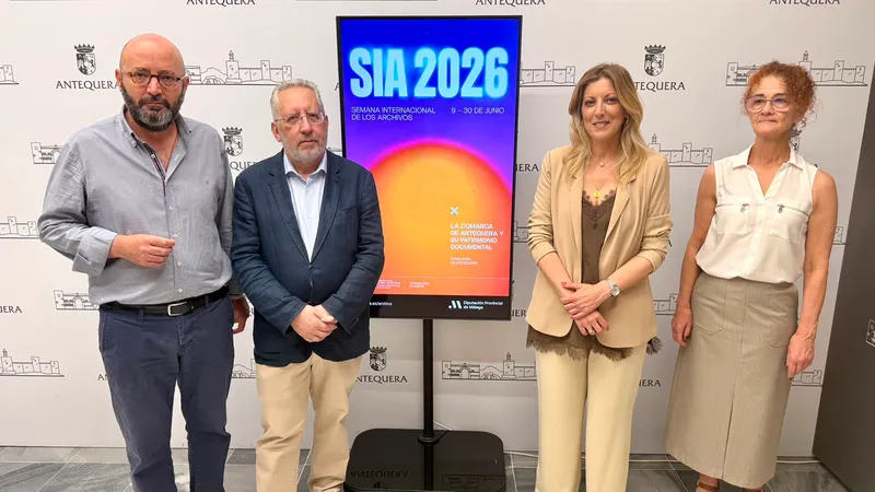Exposición 'La Comarca de Antequera y su Patrimonio Documental' llega al Paseo Real