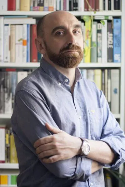 Moralzarzal celebra el Día de las Bibliotecas con la visita del editor Enrique Redel