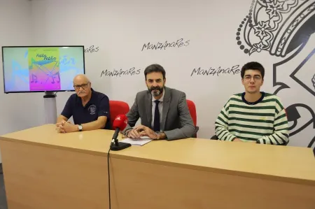 El dúo 'Fetén Fetén' recibe el VI Galardón Nacional de Folklore 'Juan Cañí' en Manzanares