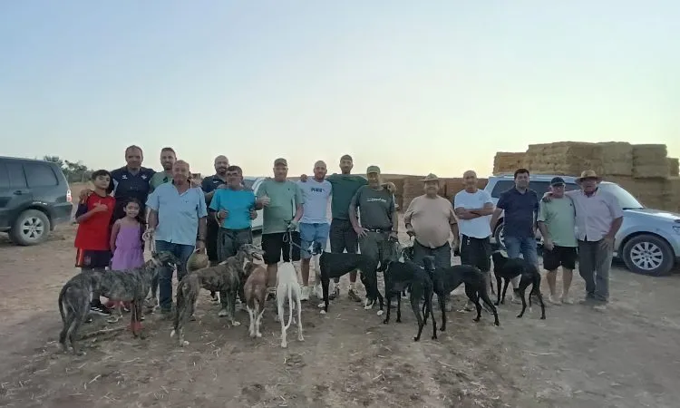 José León Moriana gana la Carrera de Galgos de la Feria de Santiago en Casariche