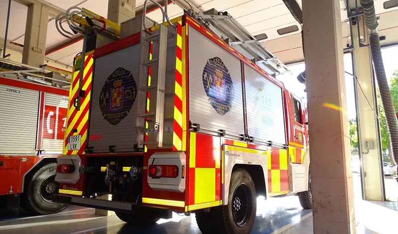 Incendio en Linares: 150 vecinos desalojados de forma preventiva