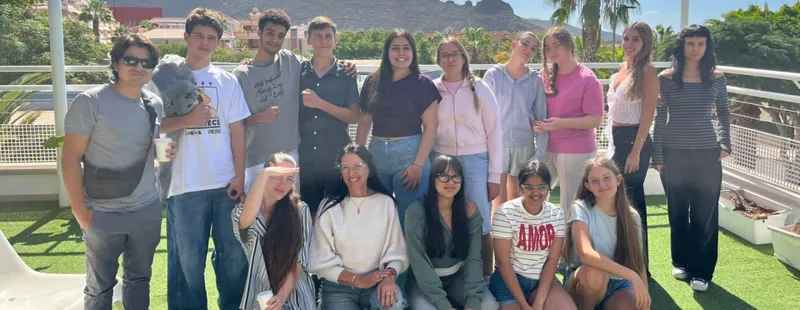 Jóvenes de Adeje se preparan para el examen de inglés B2 de Cambridge
