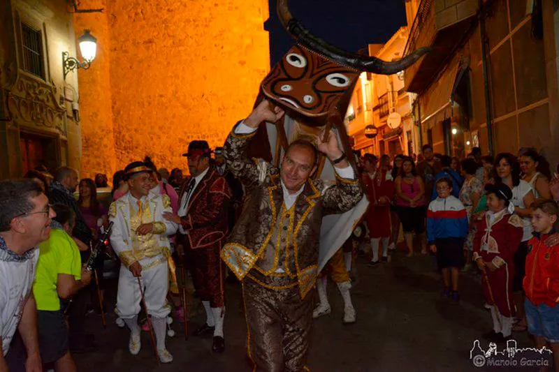 Chillón celebra sus ancestrales fiestas de la Vaquilla y San Roque