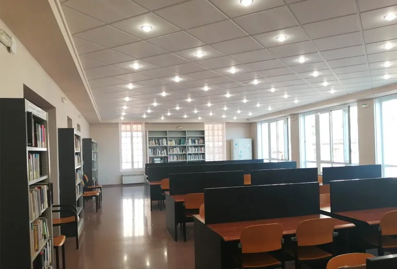 La Biblioteca de Falces reabre sus puertas tras un año cerrada por falta de personal
