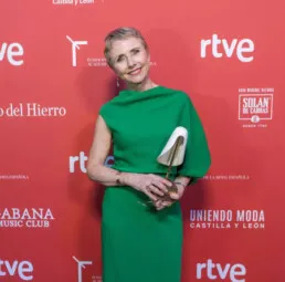 Telde celebra el premio de la Academia de la Moda a la diseñadora Helena Rohner