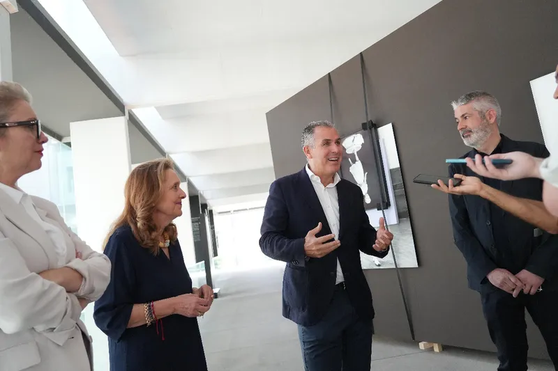 El Museo de Pontevedra acoge 'Mudanza', la nueva exposición de Ira Lombardía