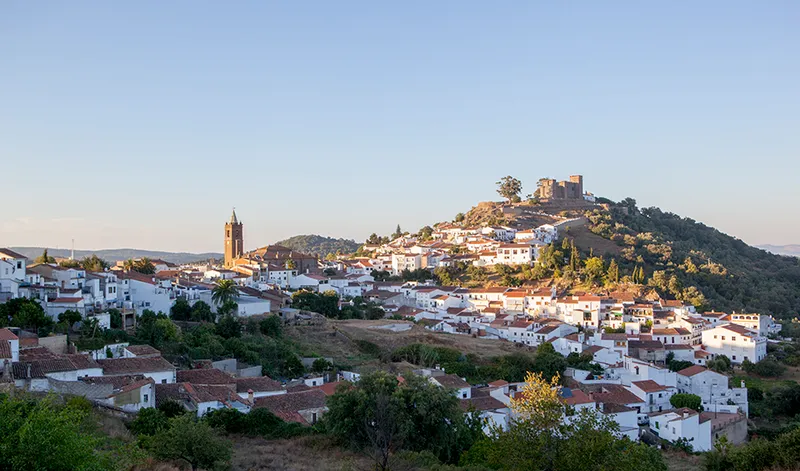 Cortegana, Nigüelas y Zuheros, nuevos municipios turísticos de Andalucía