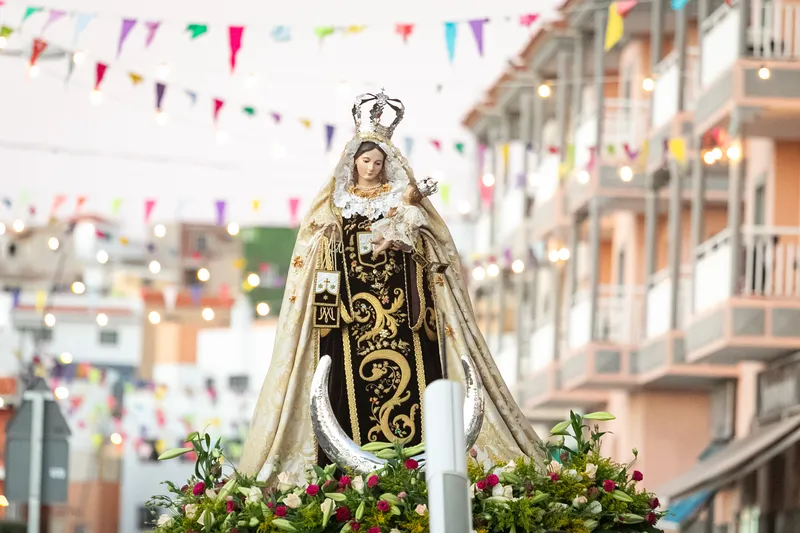 Candelaria honra a la Virgen del Carmen con procesión marítima y actos populares