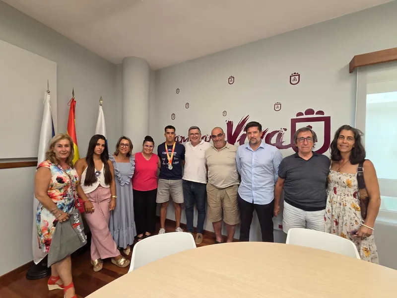 Candelaria homenajea a Miguel Díaz Martín, campeón de Canarias de lanzamiento de martillo