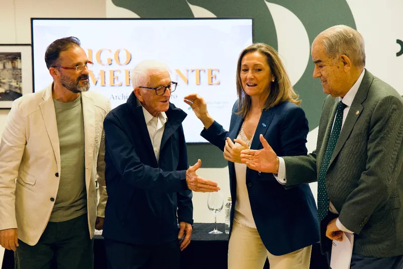 La Diputación de Pontevedra analiza la evolución económica y presenta la exposición 'Vigo Emerxente'