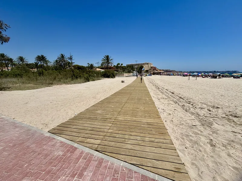 Cierran al baño las playas de La Glea y Aguamarina en Orihuela Costa por contaminación
