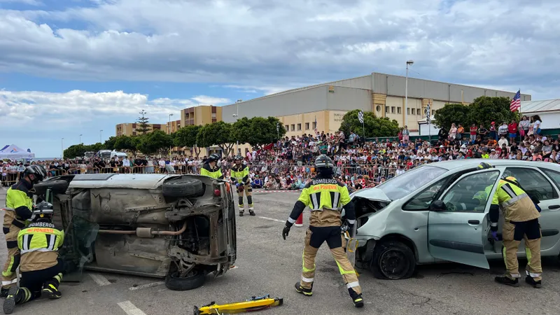 Adra educa a 1500 escolares en seguridad vial con un simulacro de accidente