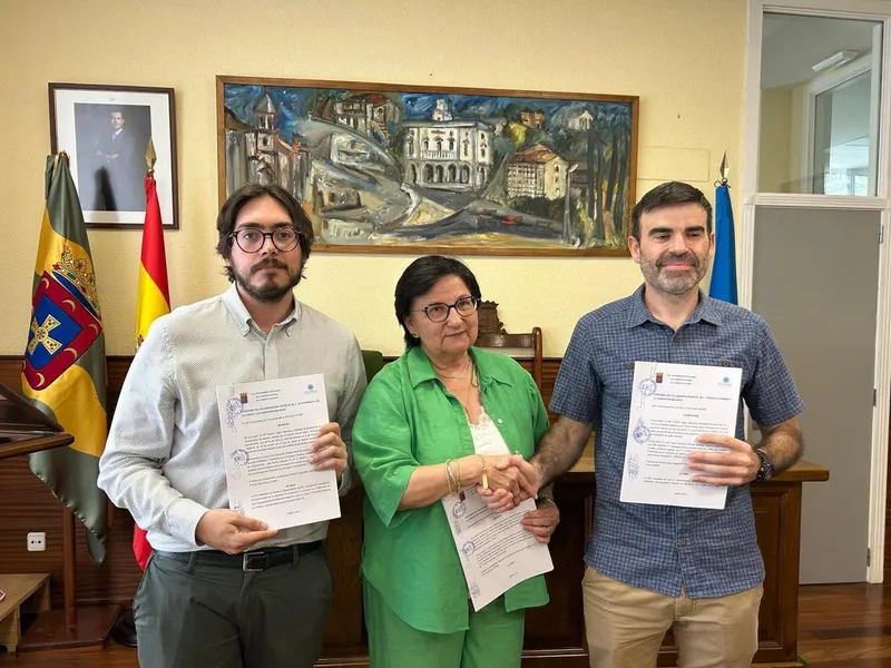 Allande y Fundación Belenos sellan un convenio para impulsar la cultura asturiana