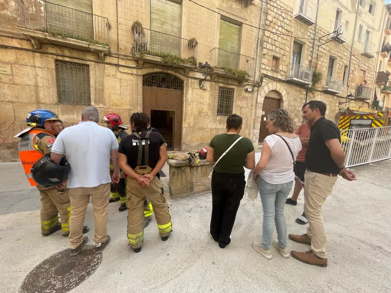 Colapso de una vivienda en Tortosa deja dos heridos y tres desalojados
