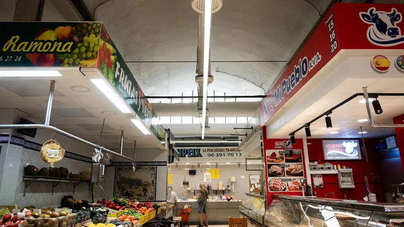 València renueva el Mercat de Rojas Clemente con una inversión de 700.000 euros para mejorar su eficiencia