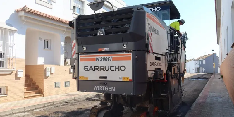 Utrera inicia una nueva fase del plan de asfaltado en nueve calles del municipio