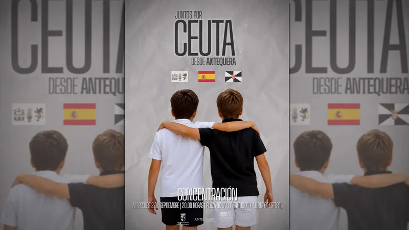 Antequera muestra su apoyo a Ceuta con una concentración en la Plaza de la Constitución