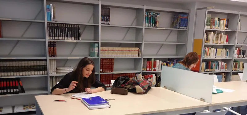 La Biblioteca de Tarazona amplía sus servicios con préstamo digital y acceso a películas