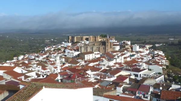 Aroche: un tesoro histórico y natural en la serranía onubense