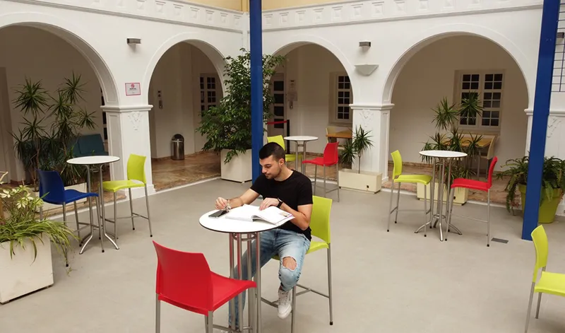 Inturjoven amplía su oferta de alojamiento para estudiantes y profesores en Andalucía