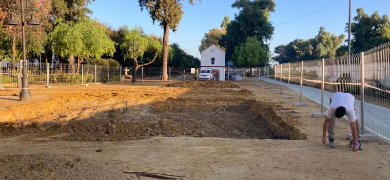 Écija renueva el Parque San Pablo con calistenia, tirolina y nuevos árboles