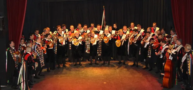 Concierto solidario en Tomares con la Tuna de Magisterio, Manuel Lombo y Arturo Pareja-Obregón