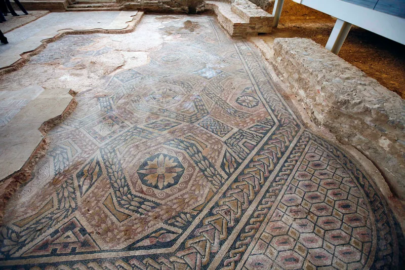 Descubren un nuevo mosaico romano de gran valor en la Villa de La Olmeda