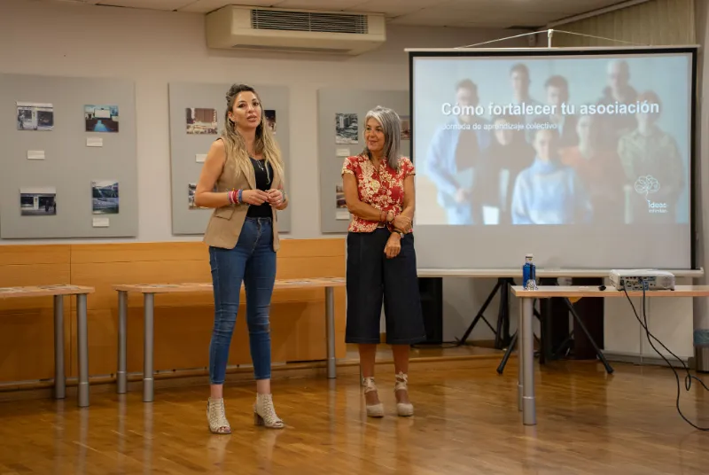 Benalmádena impulsa el asociacionismo con una jornada de experiencias y propuestas