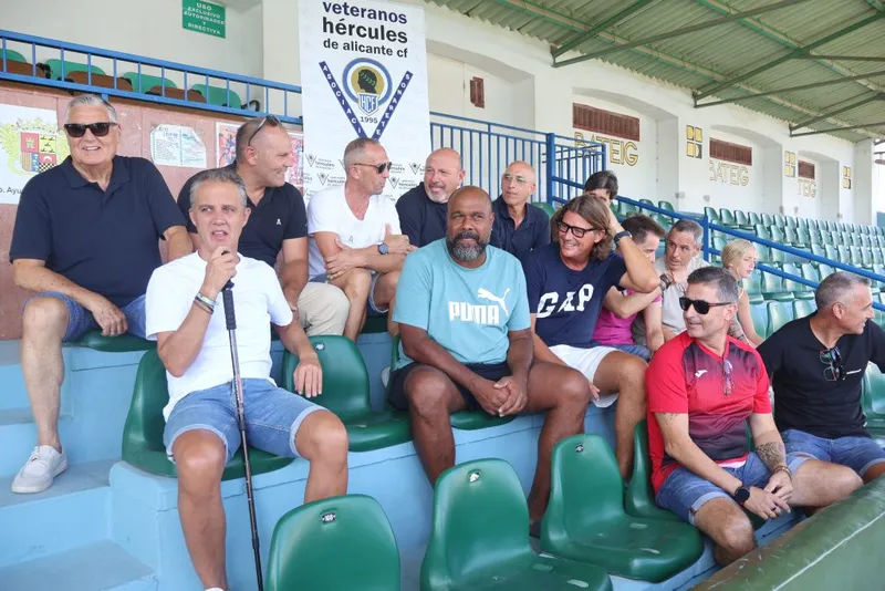 Novelda rinde homenaje a Luis Martínez 'El Pasiego' con un partido para visibilizar el párkinson