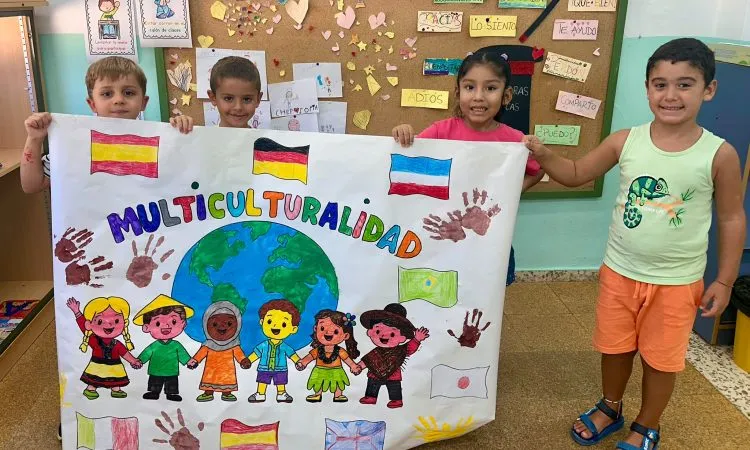 El Campamento de Verano de Casariche fomenta la interculturalidad y el baile