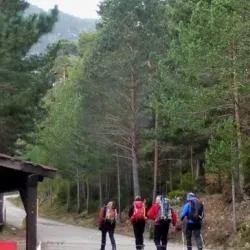 Laguna Negra reabre sus accesos y aparcamientos tras el avance de las obras